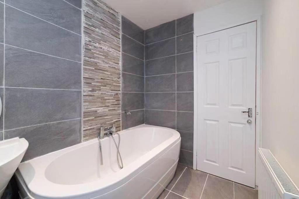 Light-Luxury Flat Daire Glasgow Dış mekan fotoğraf